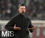 28.10.2025, Fussball DFB-Pokal 2025/2026, 2.Runde, FC Augsburg - VfL Bochum, in der WWK-Arena Augsburg.
Trainer Sandro Wagner (FC Augsburg) unzufrieden