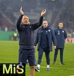 28.10.2025, Fussball DFB-Pokal 2025/2026, 2.Runde, FC Augsburg - VfL Bochum, in der WWK-Arena Augsburg. Jubel bei Trainer Uwe Rösler (VfL Bochum)