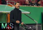 28.10.2025, Fussball DFB-Pokal 2025/2026, 2.Runde, FC Augsburg - VfL Bochum, in der WWK-Arena Augsburg. Trainer Sandro Wagner (FC Augsburg) an der Seitenlinie.