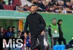 28.10.2025, Fussball DFB-Pokal 2025/2026, 2.Runde, FC Augsburg - VfL Bochum, in der WWK-Arena Augsburg. Trainer Sandro Wagner (FC Augsburg) an der Seitenlinie.