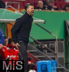 28.10.2025, Fussball DFB-Pokal 2025/2026, 2.Runde, FC Augsburg - VfL Bochum, in der WWK-Arena Augsburg. Trainer Sandro Wagner (FC Augsburg) an der Seitenlinie.