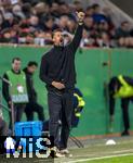 28.10.2025, Fussball DFB-Pokal 2025/2026, 2.Runde, FC Augsburg - VfL Bochum, in der WWK-Arena Augsburg. Trainer Sandro Wagner (FC Augsburg) an der Seitenlinie.