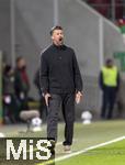 28.10.2025, Fussball DFB-Pokal 2025/2026, 2.Runde, FC Augsburg - VfL Bochum, in der WWK-Arena Augsburg. Trainer Sandro Wagner (FC Augsburg) in Rage
