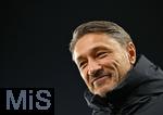 31.10.2025, Fussball 1. Bundesliga 2025/2026, 9.Spieltag, FC Augsburg - Borussia Dortmund, in der WWK-Arena Augsburg. Trainer Niko Kovac (Borussia Dortmund) grinst.