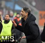 31.10.2025, Fussball 1. Bundesliga 2025/2026, 9.Spieltag, FC Augsburg - Borussia Dortmund, in der WWK-Arena Augsburg. Trainer Niko Kovac (Borussia Dortmund) bedankt sich bei den Fans.
 

