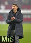 31.10.2025, Fussball 1. Bundesliga 2025/2026, 9.Spieltag, FC Augsburg - Borussia Dortmund, in der WWK-Arena Augsburg. Trainer Niko Kovac (Borussia Dortmund) bedakt sich bei den Fans
 

