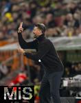 31.10.2025, Fussball 1. Bundesliga 2025/2026, 9.Spieltag, FC Augsburg - Borussia Dortmund, in der WWK-Arena Augsburg. Trainer Sandro Wagner (FC Augsburg) in Rage  