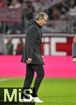 01.11.2025, Fussball Bundesliga 2025/2026, 9.Spieltag, FC Bayern Mnchen - Bayer Leverkusen, in der Allianz-Arena Mnchen, Trainer Kasper Hjulmand (Bayer Leverkusen) lsst den Kopf hngen 


