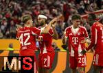 01.11.2025, Fussball Bundesliga 2025/2026, 9.Spieltag, FC Bayern Mnchen - Bayer Leverkusen, in der Allianz-Arena Mnchen, Torjubel Lennart Karl (FC Bayern Mnchen), Serge Gnabry (FC Bayern Mnchen), Tom Bischof (Bayern Mnchen), Nicolas Jackson (FC Bayern Mnchen) 