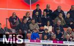 01.11.2025, Fussball Bundesliga 2025/2026, 9.Spieltag, FC Bayern Mnchen - Bayer Leverkusen, in der Allianz-Arena Mnchen, mitte: Michael Ballack, Berater von Lennart Karl (FC Bayern Mnchen) auf der VIP-Tribne 