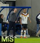 14.11.2025, Fussball WM-Qualifikation Europa 2025/26, 9.Spieltag,  Luxemburg - Deutschland, im Stade de Luxembourg (Croix de Gasperich, Luxemburg), v.li: Trainer Julian Nagelsmann (Deutschland) wechselt Jamie Leweling (Deutschland) ein.