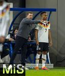 14.11.2025, Fussball WM-Qualifikation Europa 2025/26, 9.Spieltag,  Luxemburg - Deutschland, im Stade de Luxembourg (Croix de Gasperich, Luxemburg), v.li: Trainer Julian Nagelsmann (Deutschland) wechselt Jamie Leweling (Deutschland) ein.