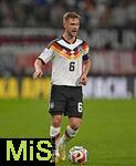 17.11.2025, Fussball WM-Qualifikation Europa 2025/26, 10.Spieltag,  Deutschland - Slowakei, in der Red-Bull-Arena Leipzig (Deutschland). Joshua Kimmich (Deutschland) am Ball.