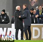 17.11.2025, Fussball WM-Qualifikation Europa 2025/26, 10.Spieltag,  Deutschland - Slowakei, in der Red-Bull-Arena Leipzig (Deutschland). Rudi Vller (Deutschland) gratuliert National-Trainer Julian Nagelsmann (Deutschland) 