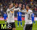 17.11.2025, Fussball WM-Qualifikation Europa 2025/26, 10.Spieltag,  Deutschland - Slowakei, in der Red-Bull-Arena Leipzig (Deutschland). Torjubel Leon Goretzka (Deutschland) mit Leroy Sane (re, Deutschland) 