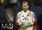 17.11.2025, Fussball WM-Qualifikation Europa 2025/26, 10.Spieltag,  Deutschland - Slowakei, in der Red-Bull-Arena Leipzig (Deutschland). Torwart Oliver Baumann (Deutschland) beim Aufwrmen.