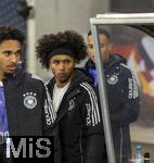 17.11.2025, Fussball WM-Qualifikation Europa 2025/26, 10.Spieltag,  Deutschland - Slowakei, in der Red-Bull-Arena Leipzig (Deutschland). Ersatzbank Karim Adeyemi (Deutschland).