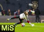 17.11.2025, Fussball WM-Qualifikation Europa 2025/26, 10.Spieltag,  Deutschland - Slowakei, in der Red-Bull-Arena Leipzig (Deutschland). Torwart Oliver Baumann (Deutschland) beim Aufwrmen. 