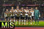 17.11.2025, Fussball WM-Qualifikation Europa 2025/26, 10.Spieltag,  Deutschland - Slowakei, in der Red-Bull-Arena Leipzig (Deutschland). Mannschaftsfoto, hi v.li: Nico Schlotterbeck (Deutschland), Nick Woltemade (Deutschland), Leon Goretzka (Deutschland), Jonathan Tah (Deutschland), Aleksandar Pavlovic (Deutschland), Torwart Oliver Baumann (Deutschland). vo.v.li: David Raum (Deutschland), Leroy Sane (Deutschland), Joshua Kimmich (Deutschland), Serge Gnabry (Deutschland), Florian Wirtz (Deutschland).