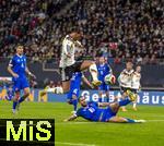 17.11.2025, Fussball WM-Qualifikation Europa 2025/26, 10.Spieltag,  Deutschland - Slowakei, in der Red-Bull-Arena Leipzig (Deutschland). Torschuss Leroy Sane (Deutschland) gegen David Hancko (Slowakei) zum 4:0.