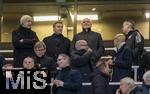 17.11.2025, Fussball WM-Qualifikation Europa 2025/26, 10.Spieltag,  Deutschland - Slowakei, in der Red-Bull-Arena Leipzig (Deutschland). Ehrentribne, oben v.li:  DFB Prsident Bernd Neuendorf (Deutschland), Holger Blask, Geschftsfhrer Deutscher Fuballbund, DFB-Sportdirektor Rudi Vller, DFB-Geschftsfhrer Andreas Rettig (Deutschland),  