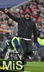 22.11.2025, Fussball Bundesliga 2025/2026, 11.Spieltag, FC Bayern Mnchen - SC Freiburg, in der Allianz-Arena Mnchen,  Trainer Vincent Kompany (FC Bayern Mnchen) gestukuliert


