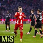 22.11.2025, Fussball Bundesliga 2025/2026, 11.Spieltag, FC Bayern Mnchen - SC Freiburg, in der Allianz-Arena Mnchen,  Lennart Karl (FC Bayern Mnchen) unzufrieden.