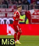 22.11.2025, Fussball Bundesliga 2025/2026, 11.Spieltag, FC Bayern Mnchen - SC Freiburg, in der Allianz-Arena Mnchen,  Lennart Karl (FC Bayern Mnchen) unzufrieden,