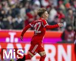 22.11.2025, Fussball Bundesliga 2025/2026, 11.Spieltag, FC Bayern Mnchen - SC Freiburg, in der Allianz-Arena Mnchen,  Lennart Karl (FC Bayern Mnchen) Torjubel 
