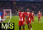 22.11.2025, Fussball Bundesliga 2025/2026, 11.Spieltag, FC Bayern Mnchen - SC Freiburg, in der Allianz-Arena Mnchen,  Torjubel, Dayot Upamecano (li, FC Bayern Mnchen), mit Jonathan Tah (FC Bayern Mnchen) 