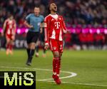 22.11.2025, Fussball Bundesliga 2025/2026, 11.Spieltag, FC Bayern Mnchen - SC Freiburg, in der Allianz-Arena Mnchen, Michael Olise (FC Bayern Mnchen) rgert sich 