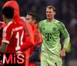 22.11.2025, Fussball Bundesliga 2025/2026, 11.Spieltag, FC Bayern Mnchen - SC Freiburg, in der Allianz-Arena Mnchen, re: Torwart Manuel Neuer (FC Bayern Mnchen) mit Schnauzbart beim Schlussjubel. 