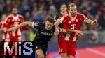 22.11.2025, Fussball Bundesliga 2025/2026, 11.Spieltag, FC Bayern Mnchen - SC Freiburg, in der Allianz-Arena Mnchen, v.li: Maximilian Eggestein (SC Freiburg) gegen Harry Kane (FC Bayern Mnchen) 