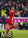 22.11.2025, Fussball Bundesliga 2025/2026, 11.Spieltag, FC Bayern Mnchen - SC Freiburg, in der Allianz-Arena Mnchen, Torjubel Michael Olise (FC Bayern Mnchen),