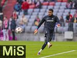 22.11.2025, Fussball Bundesliga 2025/2026, 11.Spieltag, FC Bayern Mnchen - SC Freiburg, in der Allianz-Arena Mnchen, Torwart Noah Atubolu (SC Freiburg) 