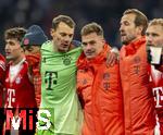 22.11.2025, Fussball Bundesliga 2025/2026, 11.Spieltag, FC Bayern Mnchen - SC Freiburg, in der Allianz-Arena Mnchen, Schlussjubel, Torwart Manuel Neuer (FC Bayern Mnchen) und Joshua Kimmich (FC Bayern Mnchen) mit Oberlippenbart.