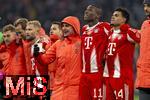 22.11.2025, Fussball Bundesliga 2025/2026, 11.Spieltag, FC Bayern Mnchen - SC Freiburg, in der Allianz-Arena Mnchen, Schlussjubel, Aleksandar Pavlovic (Bayern Mnchen), Nicolas Jackson (FC Bayern Mnchen), Luis Diaz (FC Bayern Mnchen) 