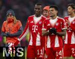 22.11.2025, Fussball Bundesliga 2025/2026, 11.Spieltag, FC Bayern Mnchen - SC Freiburg, in der Allianz-Arena Mnchen, Nicolas Jackson (FC Bayern Mnchen) und Luis Diaz (FC Bayern Mnchen) nach dem Spiel.,