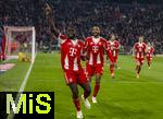 22.11.2025, Fussball Bundesliga 2025/2026, 11.Spieltag, FC Bayern Mnchen - SC Freiburg, in der Allianz-Arena Mnchen, Torjubel, v.li: Dayot Upamecano (FC Bayern Mnchen) mit Jonathan Tah (FC Bayern Mnchen) 