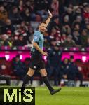 22.11.2025, Fussball Bundesliga 2025/2026, 11.Spieltag, FC Bayern Mnchen - SC Freiburg, in der Allianz-Arena Mnchen, Schiedsrichter Sven Jablonski 
