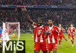 22.11.2025, Fussball Bundesliga 2025/2026, 11.Spieltag, FC Bayern Mnchen - SC Freiburg, in der Allianz-Arena Mnchen, Torjubel, v.li: Dayot Upamecano (FC Bayern Mnchen) mit Jonathan Tah (FC Bayern Mnchen) 
