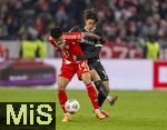 22.11.2025, Fussball Bundesliga 2025/2026, 11.Spieltag, FC Bayern Mnchen - SC Freiburg, in der Allianz-Arena Mnchen, v.li: Luis Diaz (FC Bayern Mnchen) gegen Yuito Suzuki (SC Freiburg) 