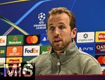 25.11.2025,  Fussball UEFA Championsleague 2025/2026: Pressekonferenz des FC Bayern Mnchen am Tag vor dem Spiel FC Arsenal - FC Bayern Mnchen, im Emirates-Stadion London (England). Harry Kane (FC Bayern Mnchen)  bei der Pressekonferenz
  

