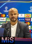 25.11.2025,  Fussball UEFA Championsleague 2025/2026: Pressekonferenz des FC Bayern Mnchen am Tag vor dem Spiel FC Arsenal - FC Bayern Mnchen, im Emirates-Stadion London (England). Trainer Vincent Kompany (FC Bayern Mnchen) steht Rede und Antwort fr die Journalisten.
  

