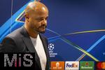25.11.2025,  Fussball UEFA Championsleague 2025/2026: Pressekonferenz des FC Bayern Mnchen am Tag vor dem Spiel FC Arsenal - FC Bayern Mnchen, im Emirates-Stadion London (England). Trainer Vincent Kompany (FC Bayern Mnchen) 
  

