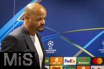 25.11.2025,  Fussball UEFA Championsleague 2025/2026: Pressekonferenz des FC Bayern Mnchen am Tag vor dem Spiel FC Arsenal - FC Bayern Mnchen, im Emirates-Stadion London (England). Trainer Vincent Kompany (FC Bayern Mnchen) 
  


