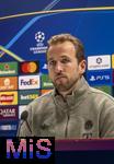 25.11.2025,  Fussball UEFA Championsleague 2025/2026: Pressekonferenz des FC Bayern Mnchen am Tag vor dem Spiel FC Arsenal - FC Bayern Mnchen, im Emirates-Stadion London (England). Harry Kane (FC Bayern Mnchen) 
  

