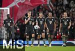 26.11.2025,  Fussball UEFA Championsleague 2025/2026: Vorrunde 5.Spieltag, FC Arsenal - FC Bayern Mnchen, im Emirates-Stadion London (England) v..l. Dayot Upamecano (FC Bayern Mnchen) Joshua Kimmich (FC Bayern Mnchen), Aleksandar Pavlovic (Bayern Mnchen) , Jonathan Tah (FC Bayern Mnchen) und Harry Kane (FC Bayern Mnchen) lassen die Kpfe hngen.
  


