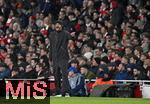 26.11.2025,  Fussball UEFA Championsleague 2025/2026: Vorrunde 5.Spieltag, FC Arsenal - FC Bayern Mnchen, im Emirates-Stadion London (England) Trainer Vincent Kompany (FC Bayern Mnchen) schreit und gestikuliert
  

