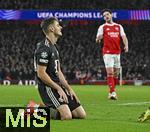 26.11.2025,  Fussball UEFA Championsleague 2025/2026: Vorrunde 5.Spieltag, FC Arsenal - FC Bayern Mnchen, im Emirates-Stadion London (England) Josip Stanisic (Bayern Mnchen) ist unzufrieden.
  

